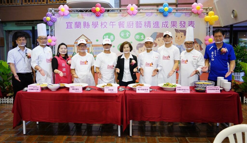 宜縣公私協力　精進學校午餐廚藝成果發表