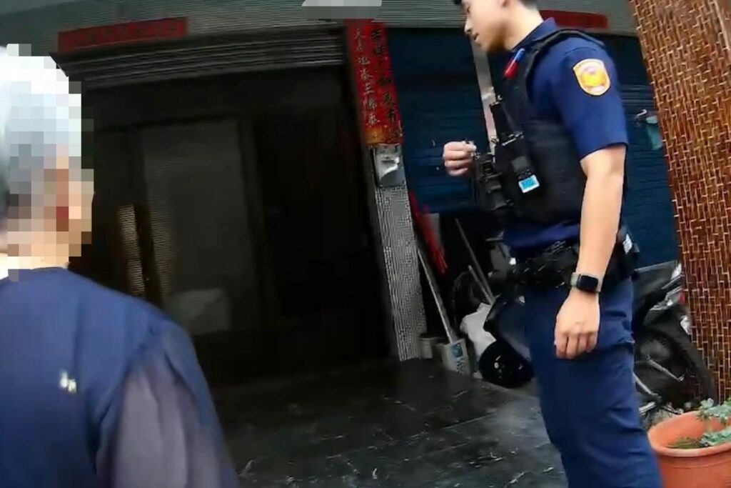 老婦出門洗頭迷途-　暖心警護送助返家