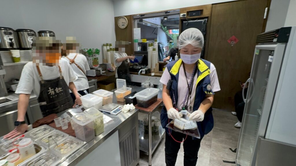桃衛局化身消費者冰品抽驗-3件不合格限期改善