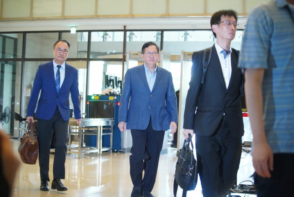 1200萬交保遭撤銷-鄭文燦不發一語快步走進桃院