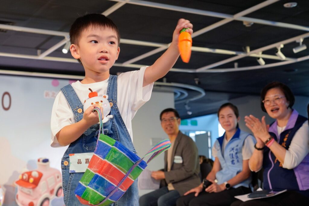 「給新生兒的祝福禮」　新北育兒寶貝袋升級4.0