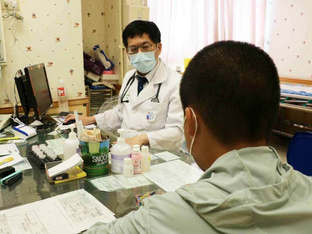 別當精神病！聯新國際醫盼民眾認識妥瑞症-陪伴孩童走出困境