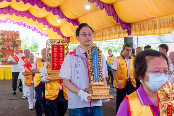 張善政出席桃園祈安錫福大法會-三獻禮敬拜祈求神明庇佑