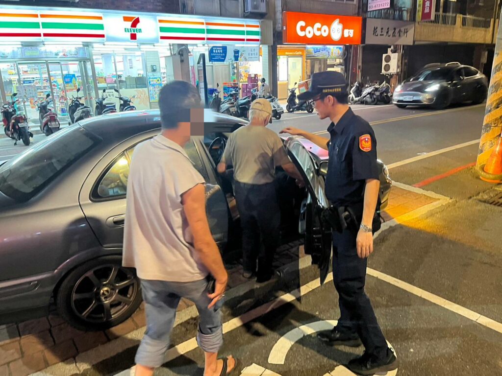 從湖口走到觀音！8旬翁散步迷途-大園警助返家