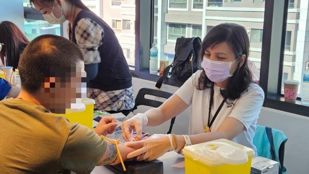 接受愛滋篩檢接種mpox疫苗送好禮-浪漫過七夕別忘保護伴侶健康
