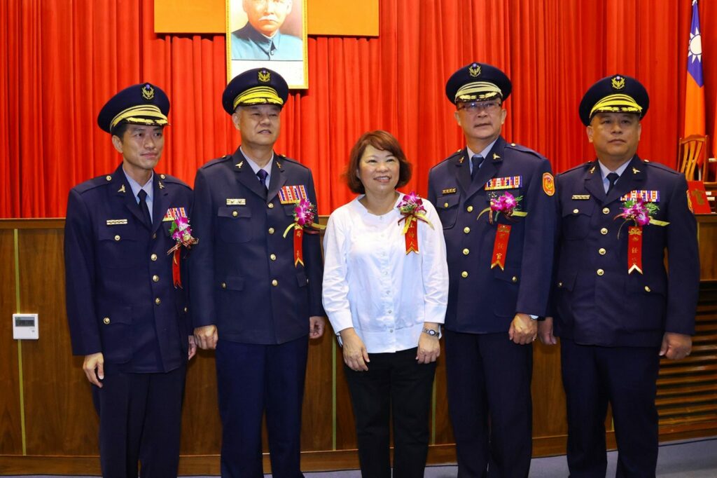 嘉義市警局新任分局長交接　黃敏惠市長期勉全力守護治安