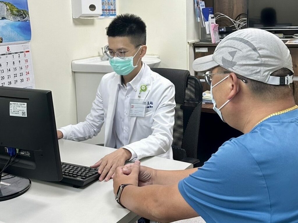 秀傳舉辦爸爸的健康護航講座-解決滴滴答答的困擾