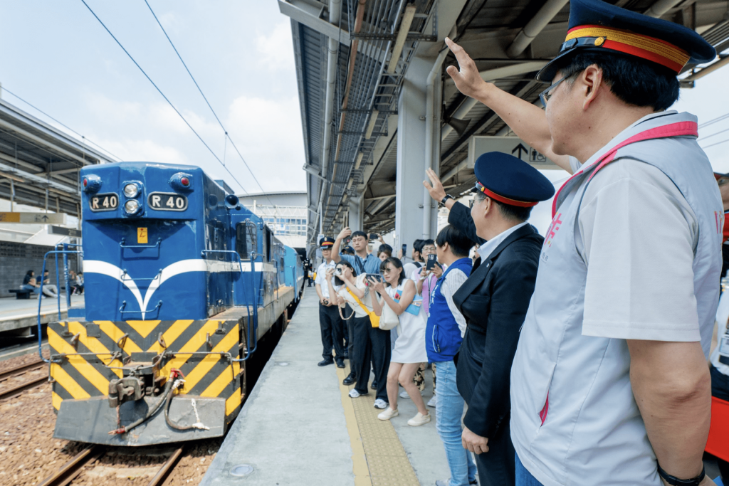 鐵道迷必看-2024富岡鐵道藝術生活節開跑-藍皮解憂號首駛西部