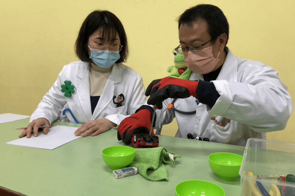 玩具修繕再利用-桃園環保局攜手台灣玩具圖書館協會打造「玩具盒子」