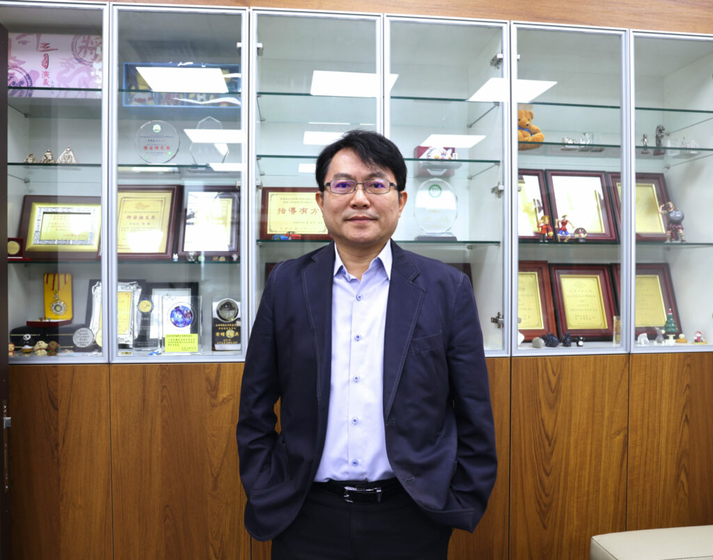 長庚科大副校長黃聰龍深耕嗜中性白血球領域-獲評全球排名前1‰的頂尖科學家