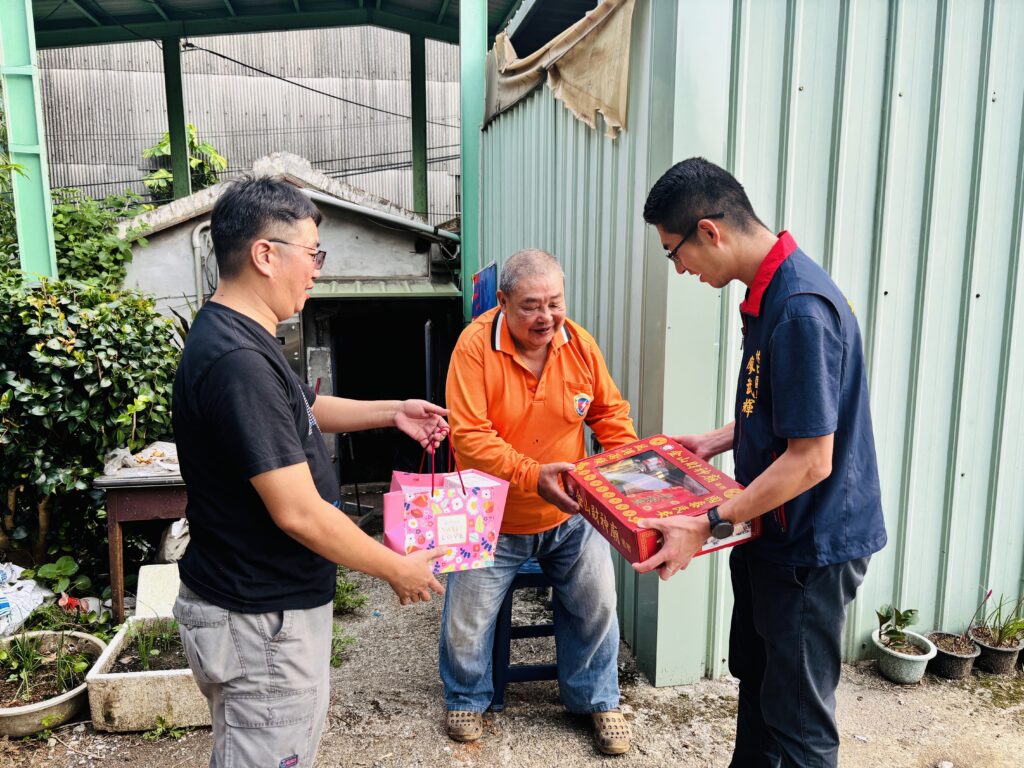 關懷探訪獨居長輩　林口區並加碼發放中秋關懷金