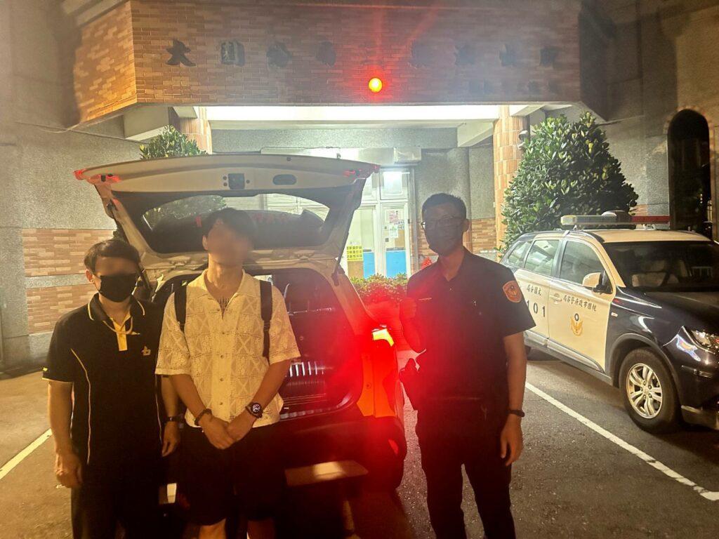他登機前弄丟行李-大園警火速尋回
