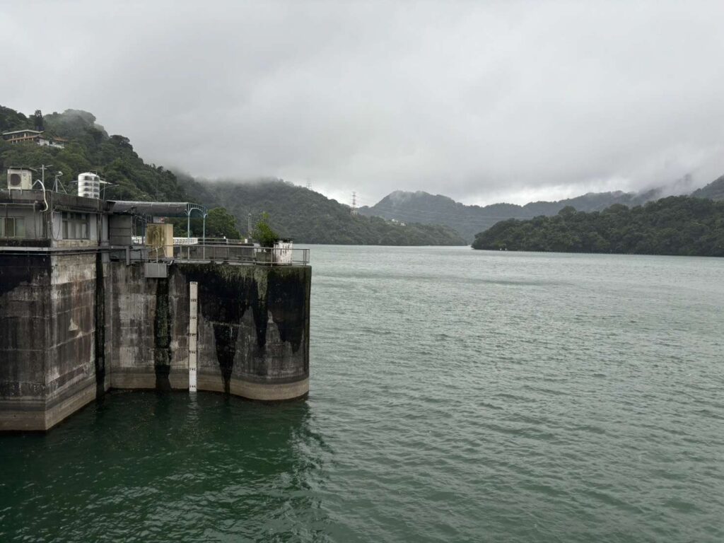 石門水庫滯洪空間夠、供水穩定-遭質疑「不敢放水」這樣回應