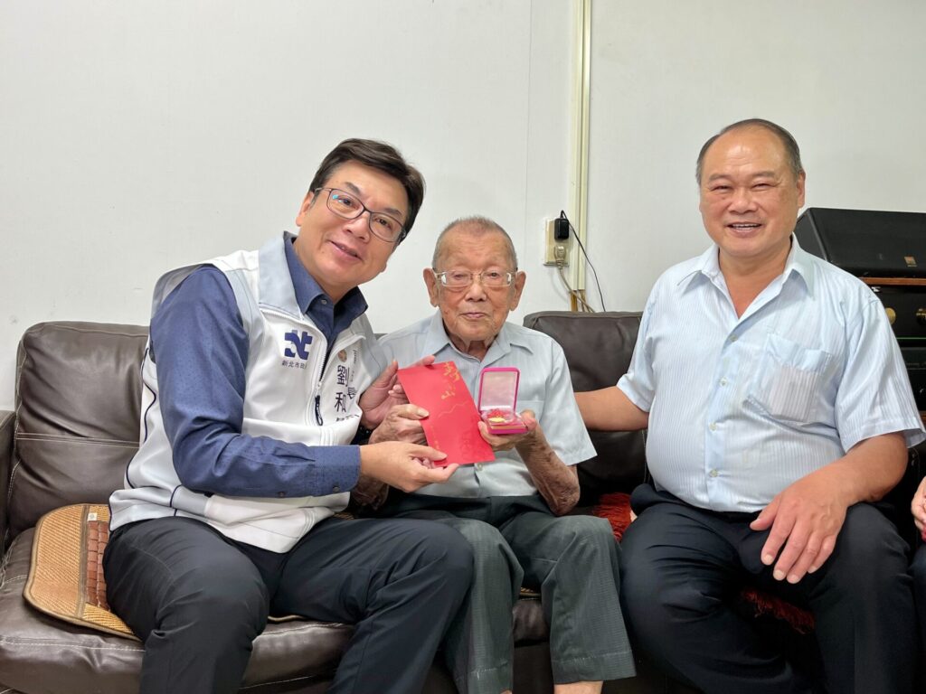 102歲的人瑞林鏡鑾　愛喝咖啡　還能秀流利日語