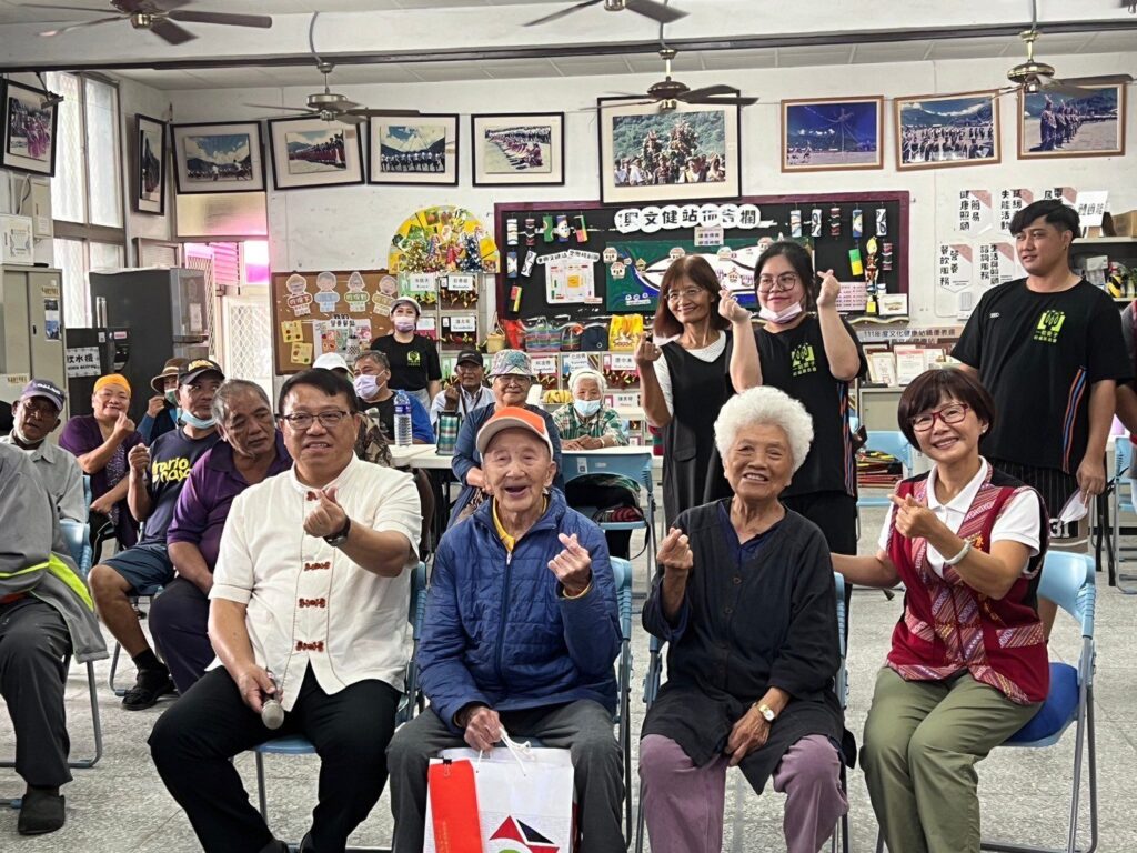 原民會重陽節　關懷文化健康站　慰問百歲人瑞