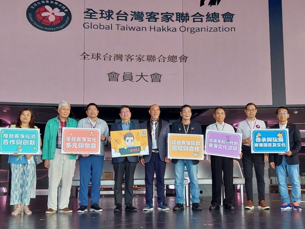 楊文科代表台灣參加全球客家文化會議-「文科客家諺語教室」深入6大洲