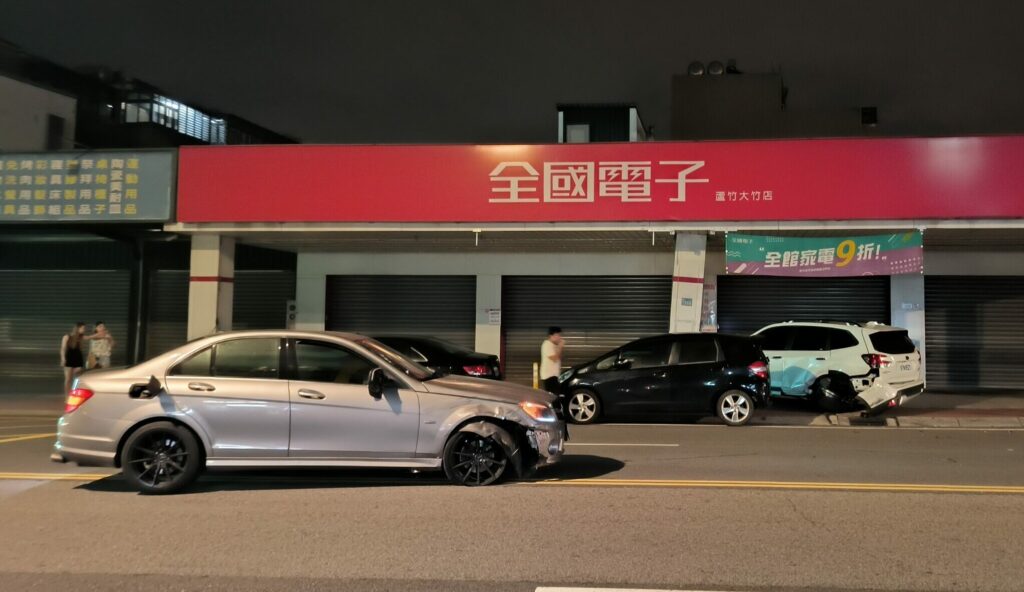 桃園無照男釀車禍！自行車騎士頭部重創