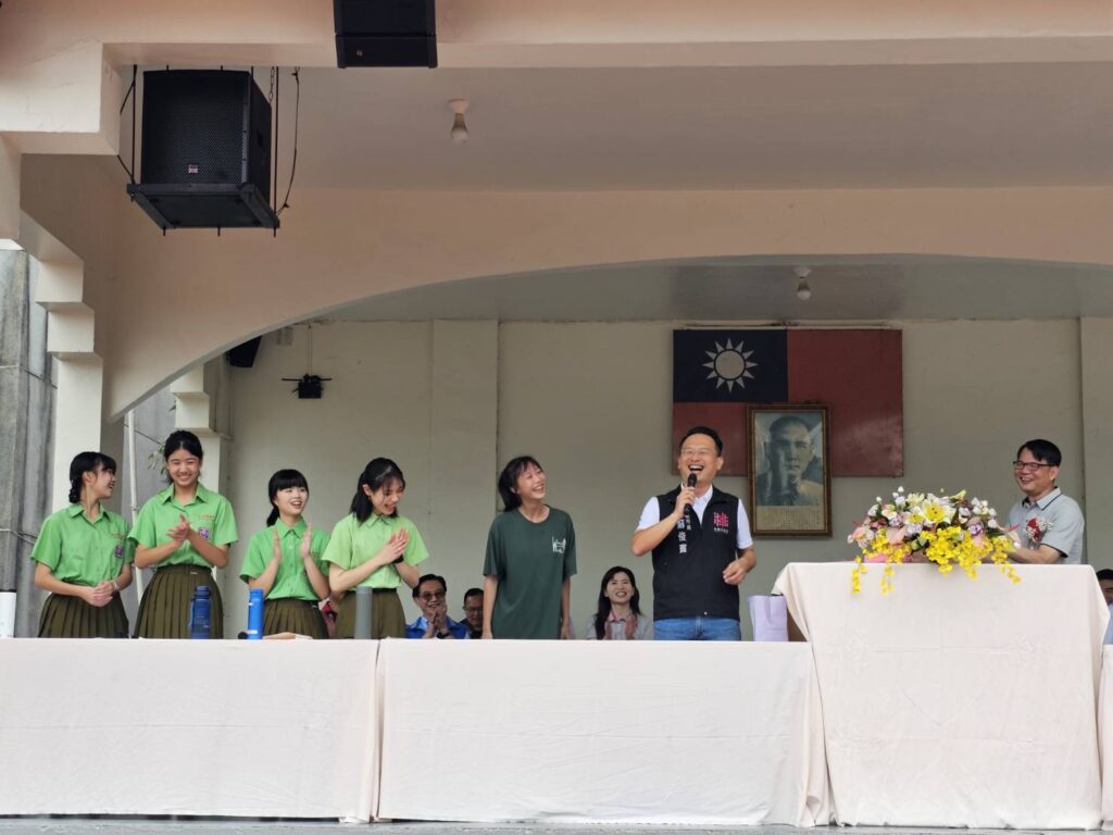 她刷新武陵高中運動會跳高成績紀錄-蘇俊賓加碼頒「副市長獎」