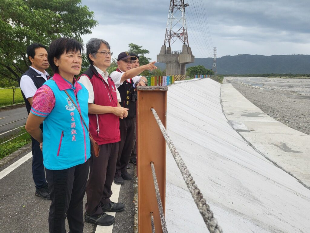 吉安鄉災害應變中心開設-游淑貞防颱視察嚴陣以待