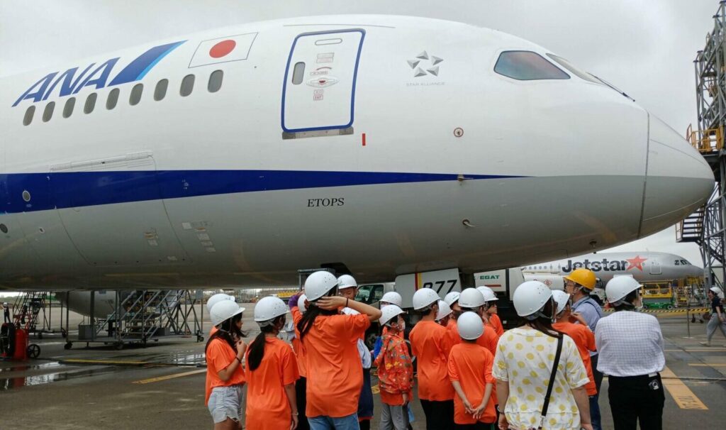 桃市2國小戶外教學攜手全日本空輸-學子深度探索航空業工作