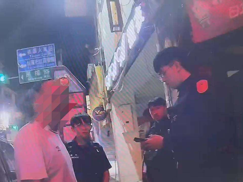 桃警等紅燈遭撞-肇逃男酒測值0.55