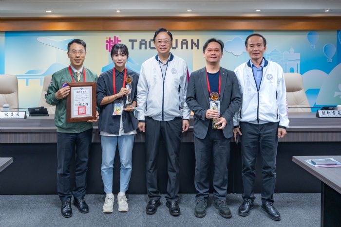 桃園陽明高中致力推動全民國防教育-獲國防部頒獎肯定