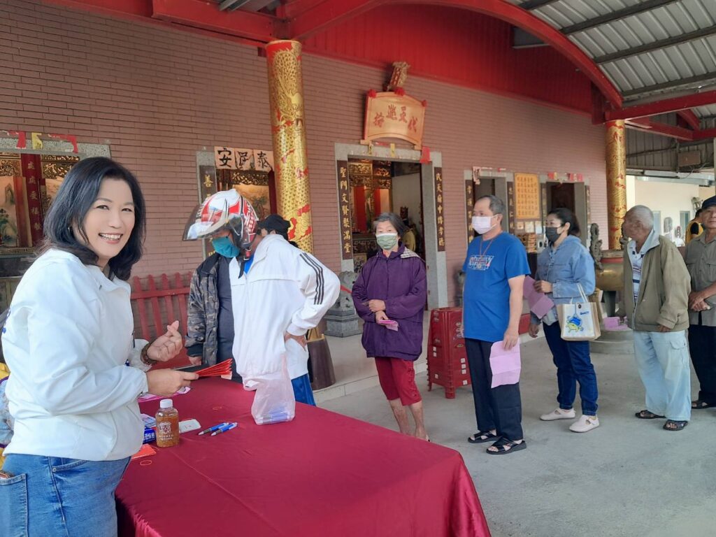 冬令扶助大樹區愛心物資發送-陳若翠傳遞第一波溫暖
