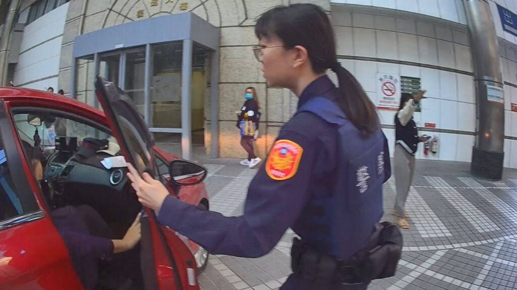 孕婦出血情況緊急-龜山警助開道送醫