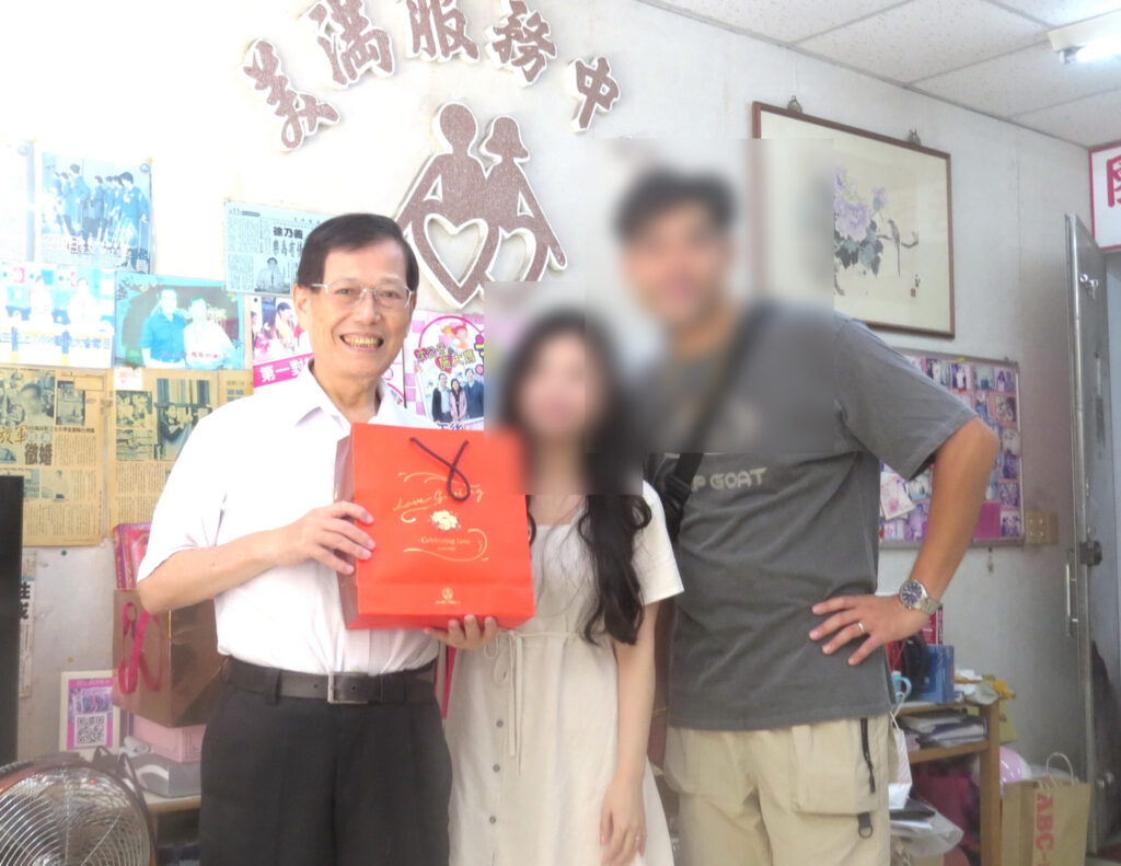 富二代強烈追求女幼師-只因她很會做「這件事」
