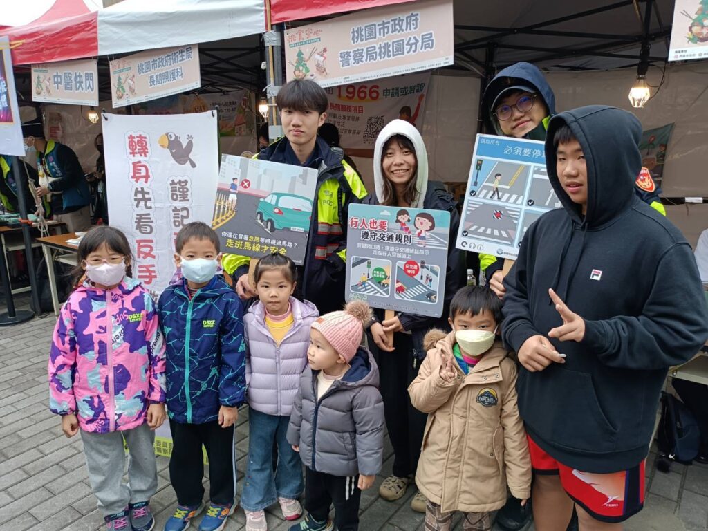 桃警前進健康永續嘉年華 籲民眾攜手營造友善交通環境