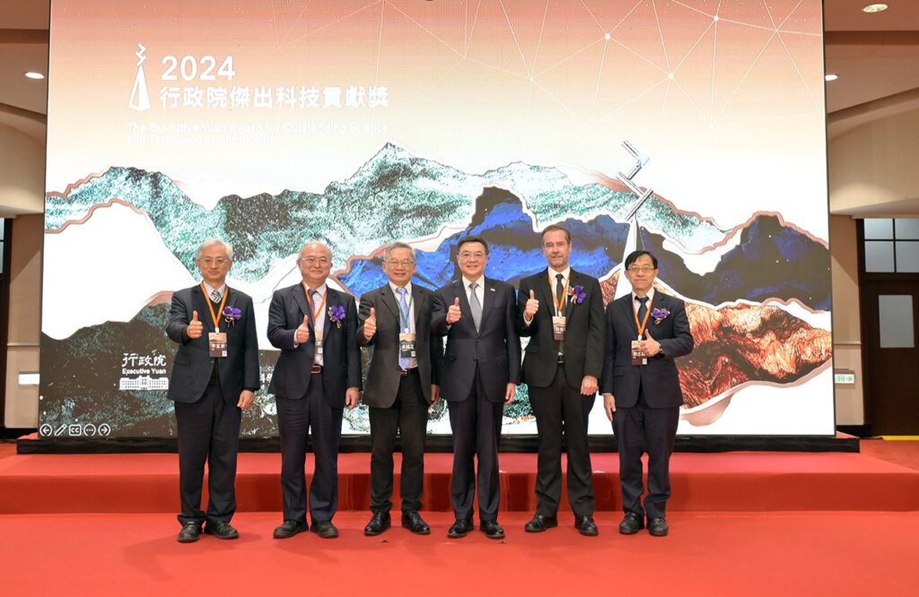 行政院頒發「2024年行政院傑出科技貢獻獎」 -表揚科研重大貢獻