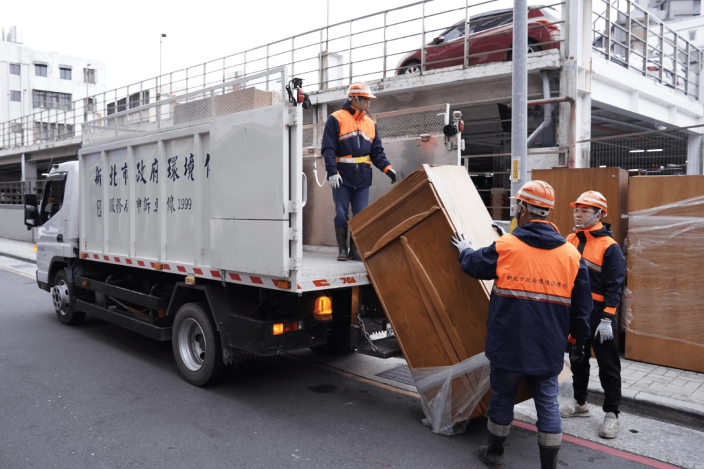 家戶除舊佈新-市場也要「減塑」-侯友宜推廣不塑行動迎新年