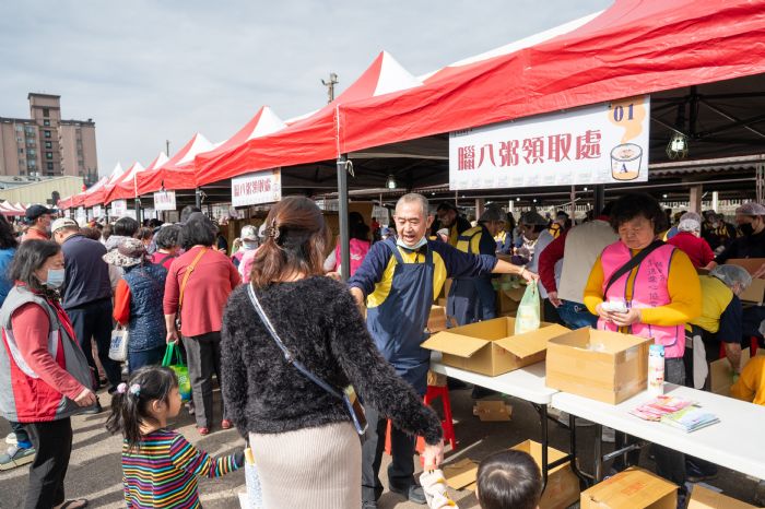 佛光山桃園講堂慶祝法寶節-發放臘八粥結緣