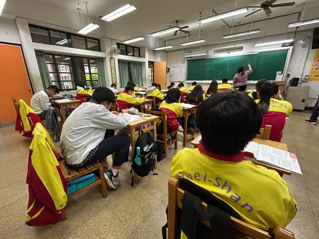 桃園守護代理教師權益-帶頭推動職前年資提敘