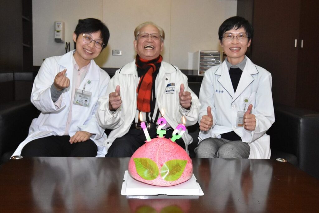 影音/六年前發現第一顆肝腫瘤　95歲的林阿公靠這招治療肝癌