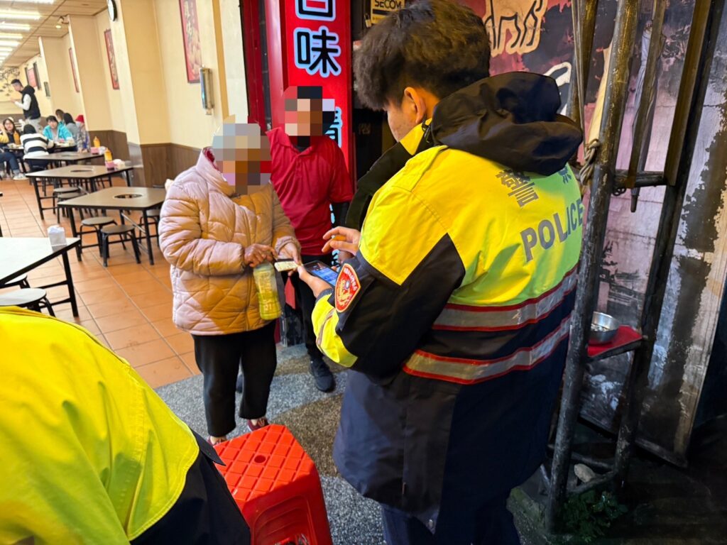 嘉義婦北上探親迷途-楊梅警暖心助團圓