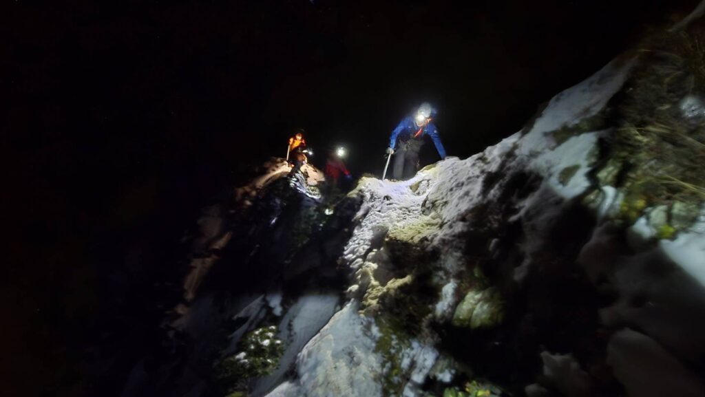 疲於奔命忙救援-高山救難人員感嘆輕忽登山危險性