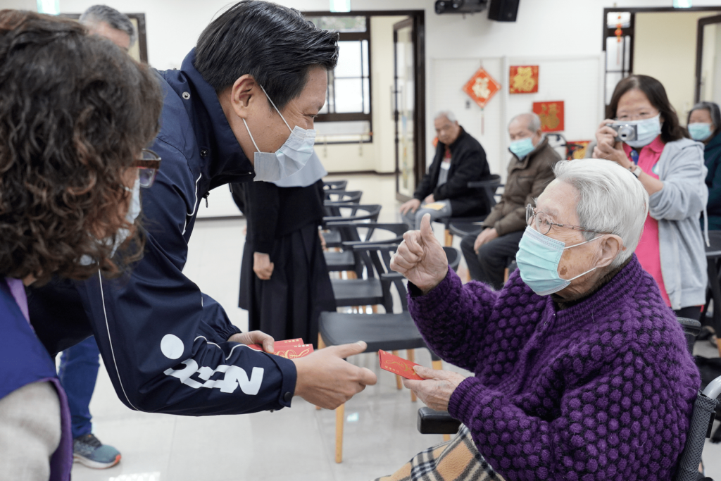 半世紀守護長者-新北八里天主教安老院-朱惕之因改建結緣-專程前往慰訪