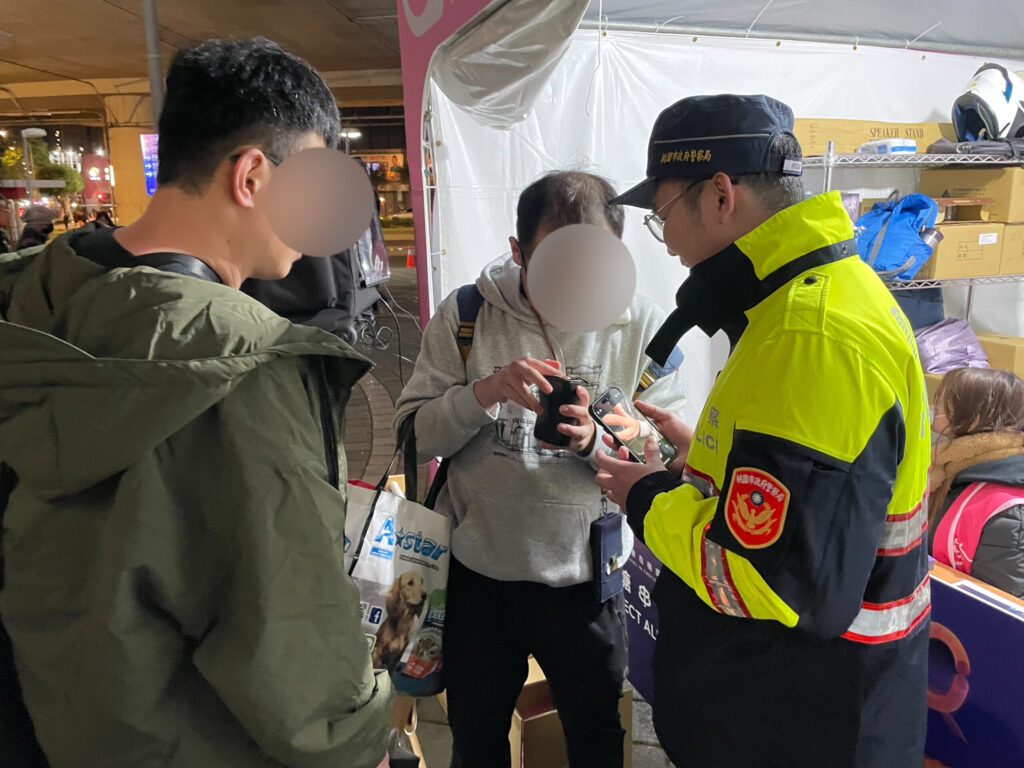 身障者逛台灣燈會丟皮包-龜山警火速尋回