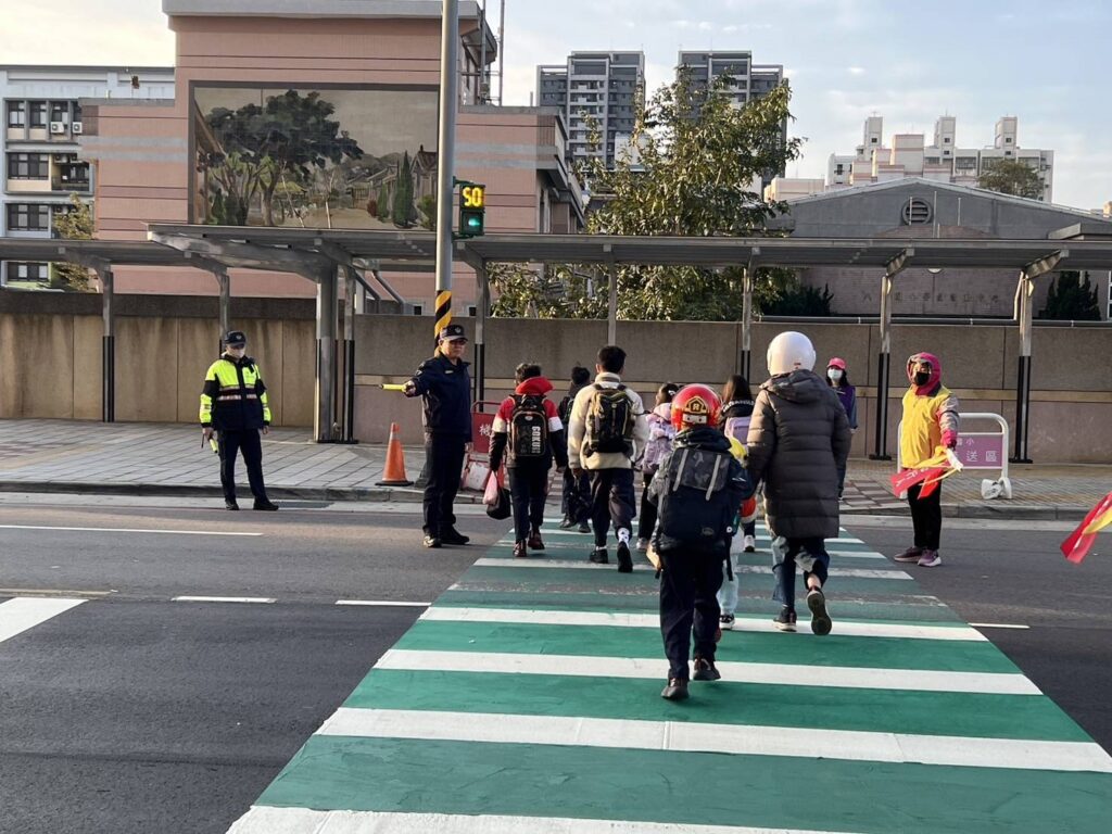 守護校園安全！八德警啟動護童勤務強化交通疏導