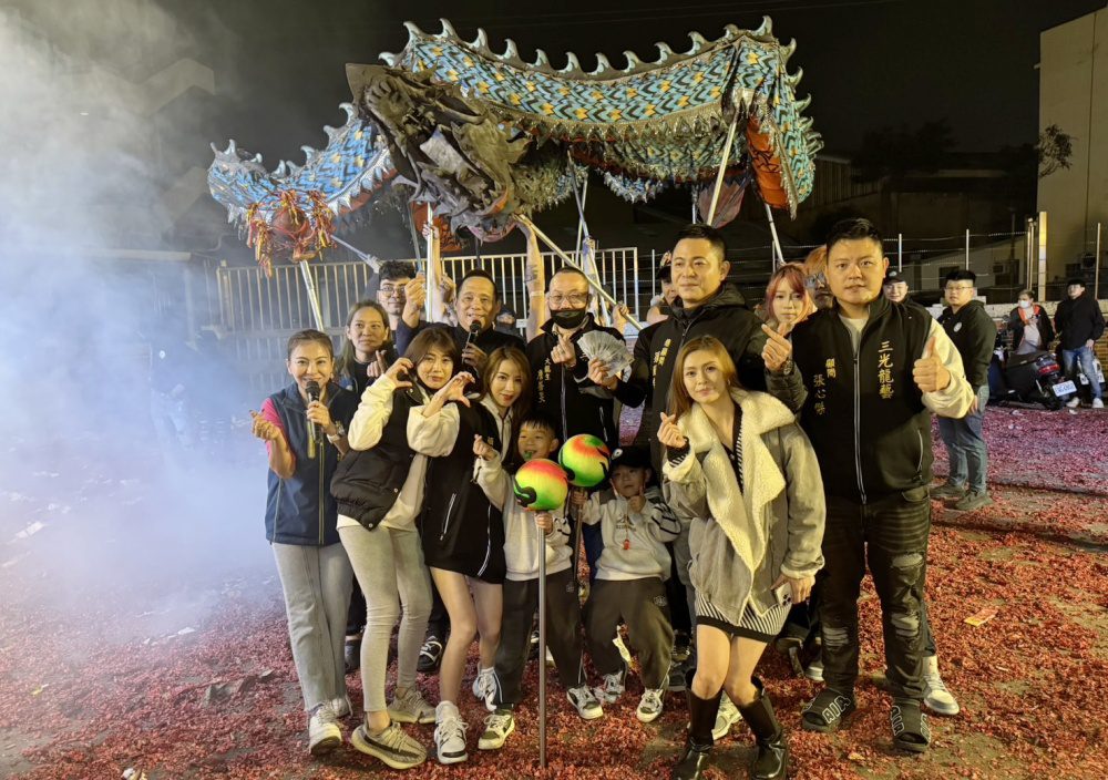 苗栗(火旁)龍文化首次造訪竹市-龍踩街祈福場面震撼