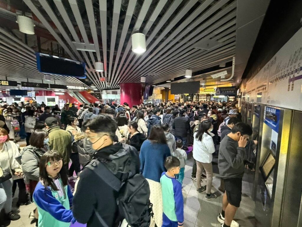 台灣燈會今湧入140萬人次 -市府啟動交通疏運確保順暢