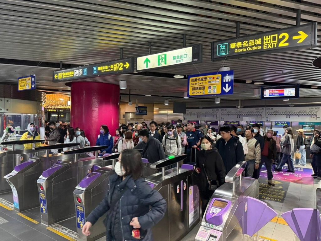 台灣燈會迎首周六假日-吸引逾220萬人次朝聖