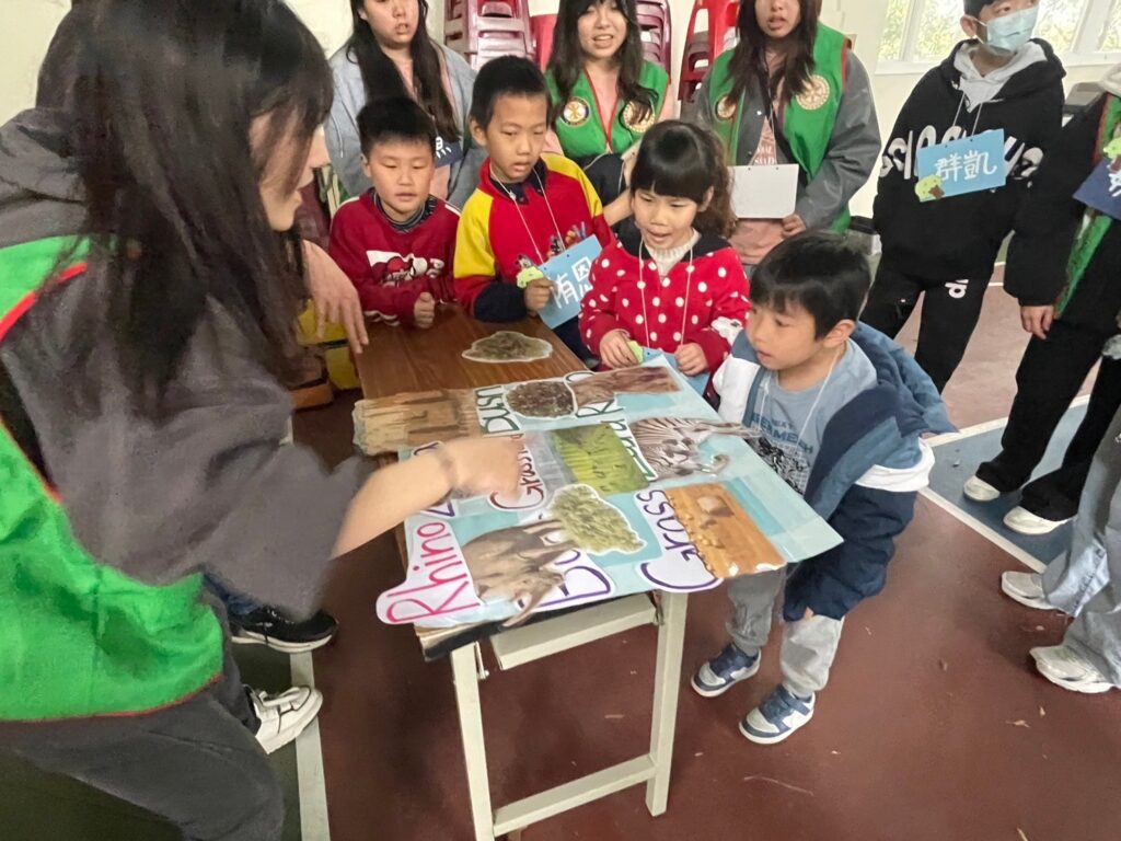 平鎮高中服務營隊前進東明國小-啟發學童環保意識