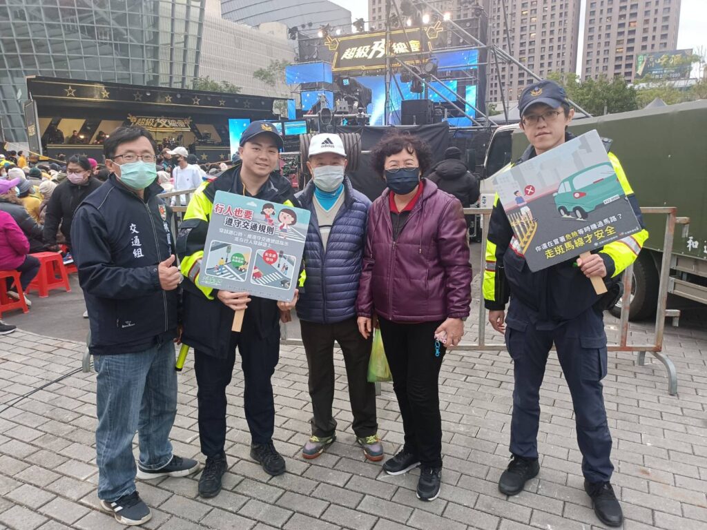 桃警前進台語金曲演唱會-強化民眾交通安全觀念