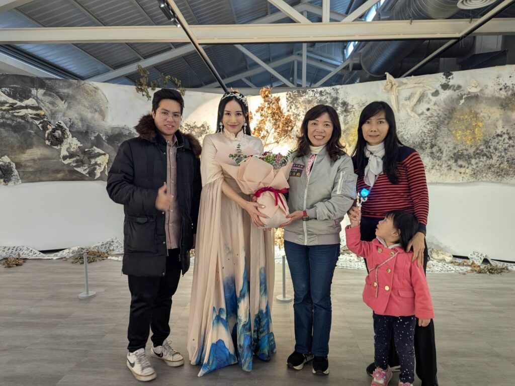 桃園青年局力挺在地藝術家-鄭晴臻《未竟之境》畫展即起至3/2登場