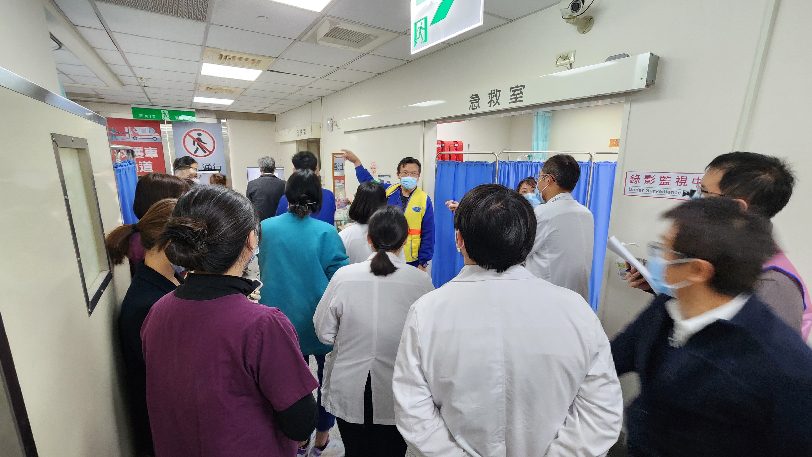 板橋旅遊團員上吐下瀉-嘉義大林慈濟醫院啟動大量傷患治療