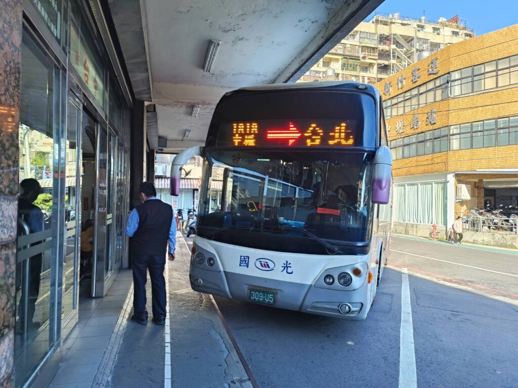 中壢監理站鼓勵搭大眾交通運輸-228連假指定國道客運路線享優惠