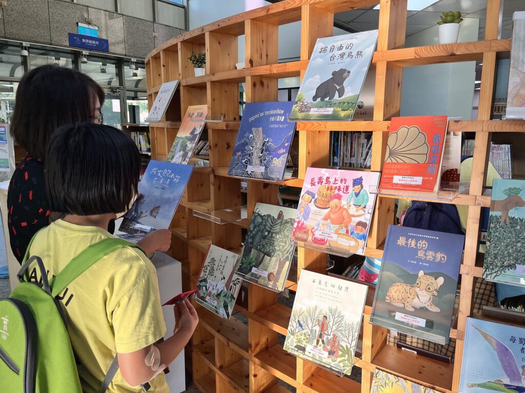 世賢圖書館導入智能預約取書服務　打造閱讀零時差