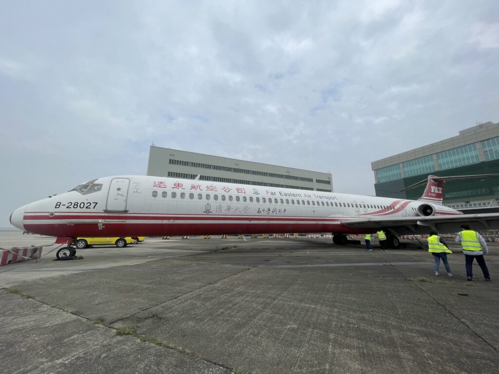 遠航積欠逾4000萬-遭桃園分署查扣md-83型飛機